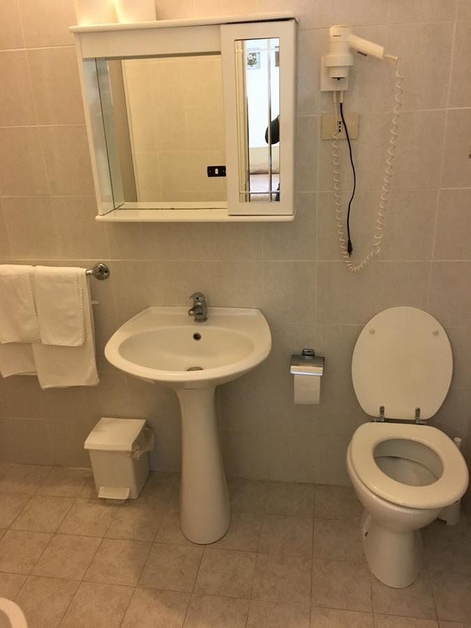 Azzurro Hotel 2*
